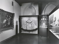 851166 Afbeelding van een deel van de vaste expositie van het Aartsbisschoppelijk Museum in het Centraal Museum ...